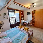 Arenda Πανσιόν 3*