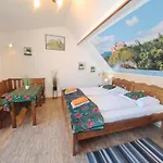 Arenda Πανσιόν 3*